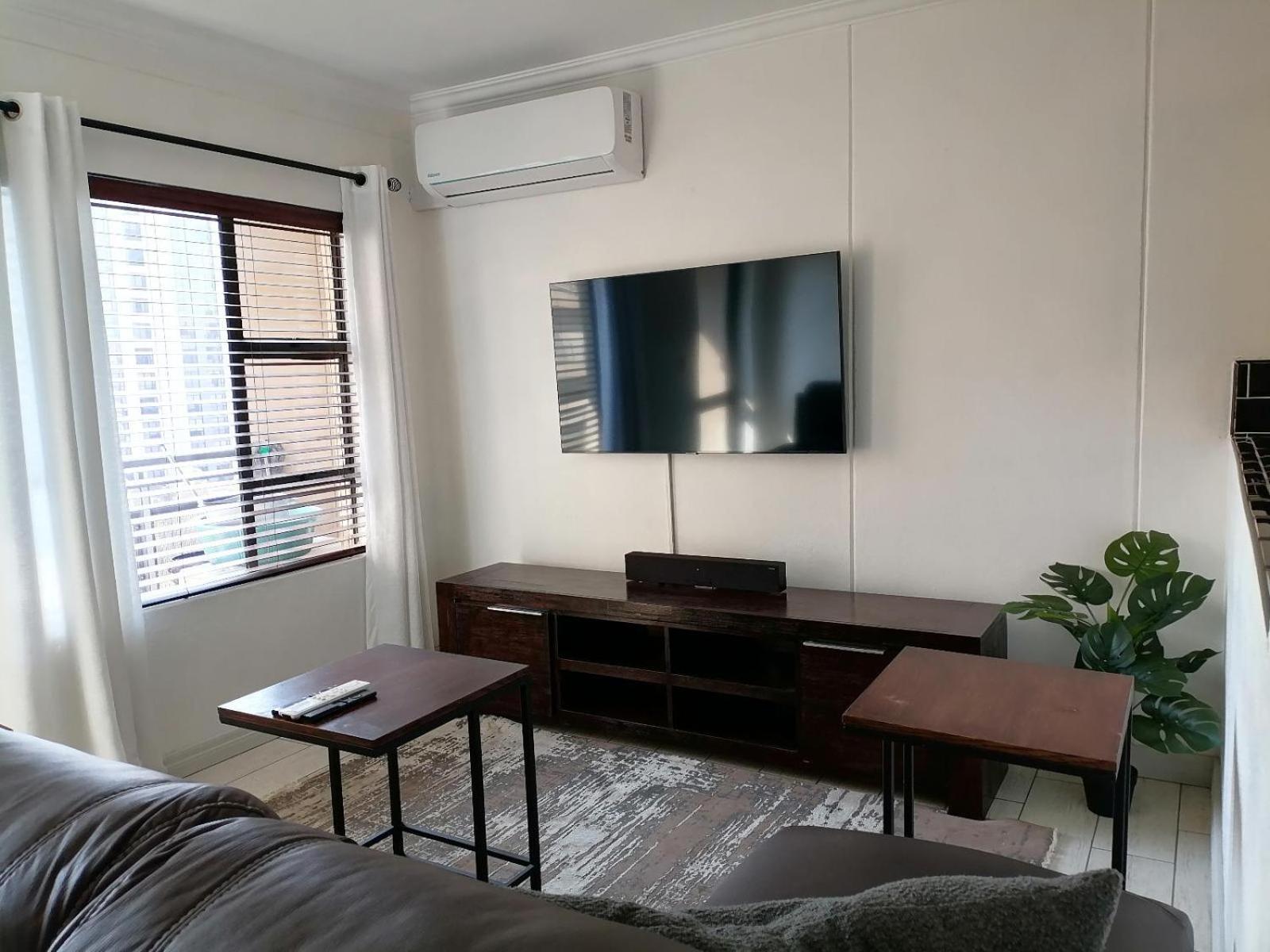Emabheleni Executive Suites Westpoint Йоханнесбург Номер фото